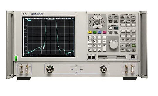 comprare Analizzatore di rete vettoriale Keysight Agilent E8358A PNA 300 KHz - 9 GHz da rack, usato fabbricazione online