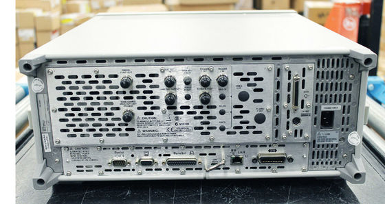 comprare Analizzatore di spettro RF Keysight Agilent E4448A PSA 3 Hz - 50 GHz Montabile su rack Usato fabbricazione online