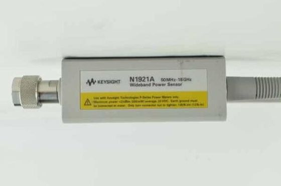 comprare Sensore di potenza a banda larga Agilent N1921A serie P usato, da 50 MHz a 18 GHz con intervallo da -35 dBm a +20 dBm e fattore di forma plug-in fabbricazione online