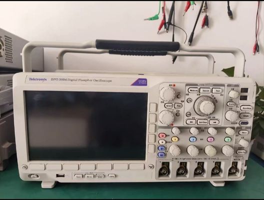 comprare Pre-owned Tektronix DPO3054 OSCILLOSCOPE DIGITAL PHOSPHOR 500 MHZ 2.5 GS/S 5M LENGH RECORD 4-CH fabbricazione online