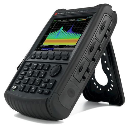 comprare Analizzatore di segnale portatile Keysight FieldFox con frequenza di 26,5 GHz, larghezza di banda in tempo reale di 120 MHz e geolocalizzazione GPS/GNSS fabbricazione online