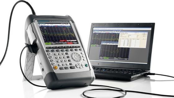 comprare Analizzatore di cavi portatile Rohde & Schwarz ZVH4 con intervallo da 100 kHz a 3,6 GHz, alloggiamento robusto resistente agli schizzi e alimentazione DC integrata fabbricazione online