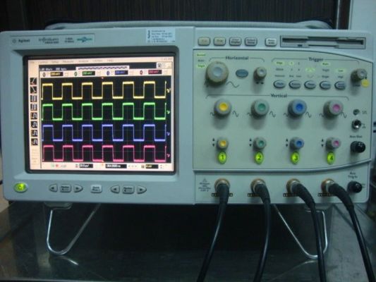comprare Oscilloscopio Keysight Infiniium con larghezza di banda di 2 GHz, frequenza di campionamento di 10 GSa/s e 4 canali fabbricazione online