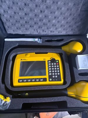 comprare Narda SRM-3006 Equipaggiamento di misurazione EMF con misurazione selettiva della frequenza fino a 29,5 GHz, valutazione conforme alla norma e antenne di misurazione isotropiche fabbricazione online