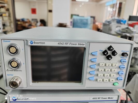 comprare Boonton 4542 RF Power Meter Dual Channel con gamma da 10 kHz a 40 GHz, risoluzione di tempo di 200ps e larghezza di banda video di 70 MHz fabbricazione online