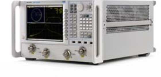 Keysight pre-owned N5224A PNA Microwave Network Analyzer 43,5 GHz con certificato di taratura