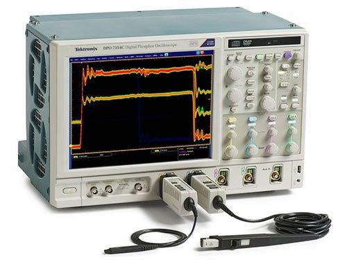 Tektronix DPO7104C Oscilloscopio digitale al fosforo 1GHz 4 Ch 10 GS/S Per l'analisi dei segnali