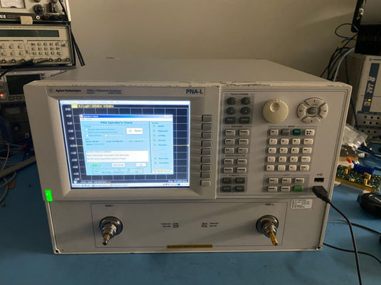 KEYSIGHT N5230C PNA-L Vector Network Analyzer con schermo touch da 8,4 pollici
