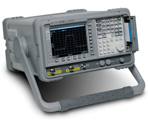 Keysight E4405B Analisatore di spettro ESA-E con gamma di frequenze da 9 kHz a 13,2 GHz e gamma di temperature da 0 a 55 °C