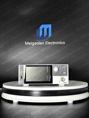 R&S SMCV100B Generatore di segnale vettoriale con gamma da 4 kHz a 7,125 GHz, potenza di uscita di +25 dBm e larghezza di banda di modulazione di 240 MHz