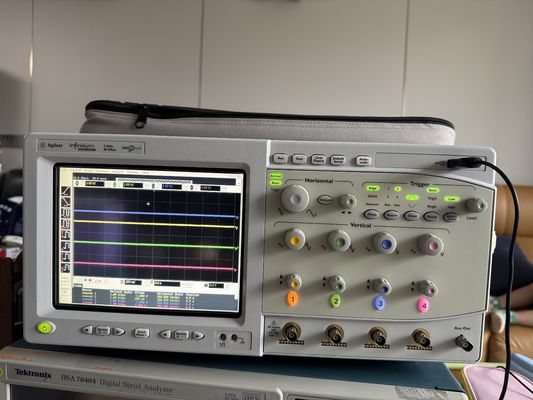 Oscilloscopio Infiniium Keysight DSO80204B con larghezza di banda di 2 GHz, 4 canali e frequenza di campionamento di 40 GSa/s