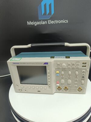 Oscilloscopio a fosforo digitale Tektronix TDS3052C con larghezza di banda di 500 MHz, 2 canali e frequenza di campionamento di 5 GS/s