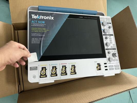 Oscilloscopio a segnale misto Tektronix Serie 4 MSO44 con larghezza di banda di 1 GHz 4 ingressi FlexChannel e display ad alta definizione